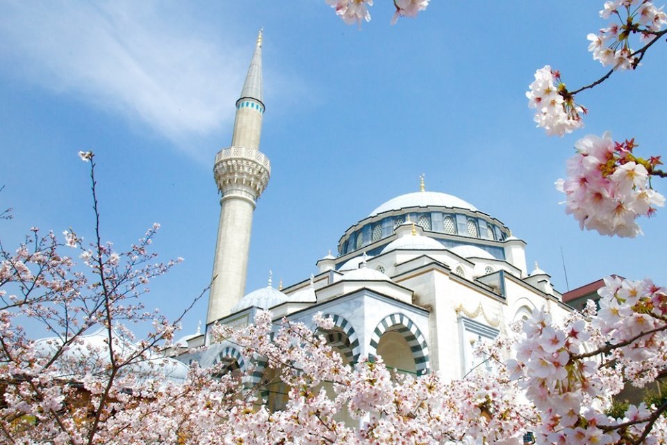 Menilik Uniknya Tradisi Menyambut Bulan Ramadhan di Berbagai Negara