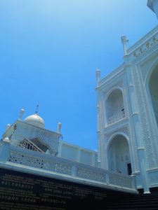 Keindahan Masjid Ramlie Musofa Mengundang Decak Kagum Bagi Siapa Saja Yang Melihatnya