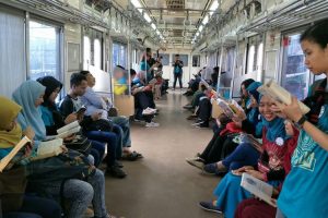 Membaca Buku di Kereta Menjadi Lebih Menyenangkan Lewat Acara KeREADta