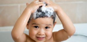 Tenyata 5 Kebiasaan Saat Mandi Ini Berdampak Buruk Bagi Kulit, loh!