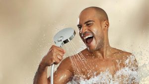 Tenyata 5 Kebiasaan Saat Mandi Ini Berdampak Buruk Pada Kulit loh!