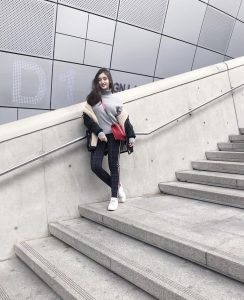 Intip Gaya Outfit Ranti Maria untuk Pergi ke Kampus