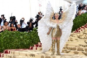 Deretan Fashion Unik yang Mewarnai MET Gala 2018