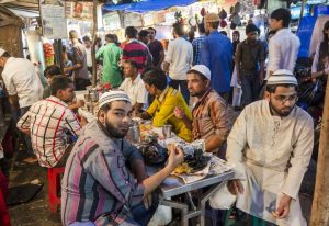 Menilik Uniknya Tradisi Menyambut Bulan Ramadhan di Berbagai Negara