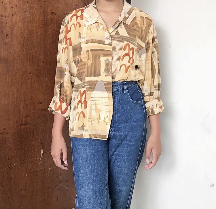 Mencari Outfit 90-an? Ini Dia Rekomendasi Thrift Shop Murmer di Instagram!
