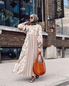 5 Inspirasi Gaun Minimalis Bikin Kamu Terlihat Manis