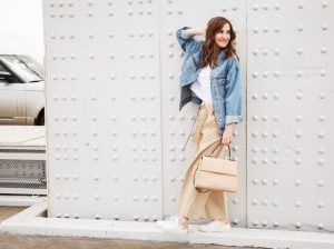 6 Referensi Model Sepatu yang Cocok Dipadukan dengan Wide Leg Pants