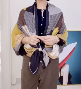 Tampil Cantik dengan Scarf