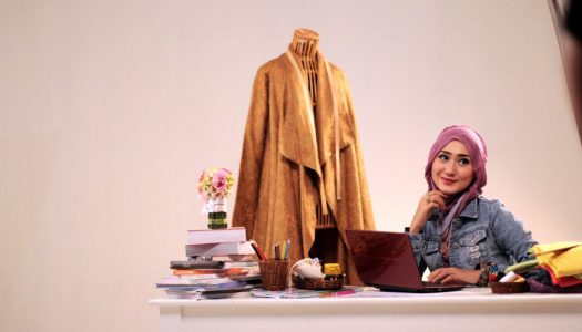 5 Inspirasi Style Hijab Simple Ala Dian Pelangi